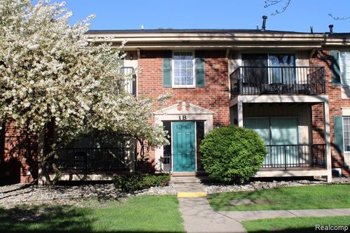 12060 #14 15 Mile Rd, Sterling Heights, MI, 48312-5117 | Card Image