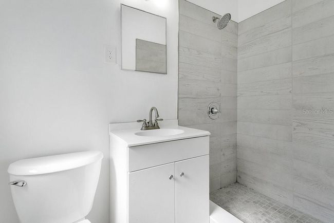 Primary Bathroom | Image 17