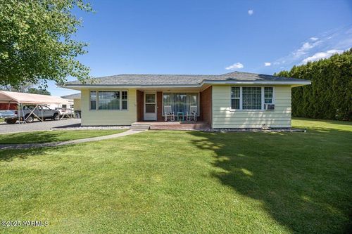 3700 Sheller Rd, Sunnyside, WA, 98944-9621 | Card Image
