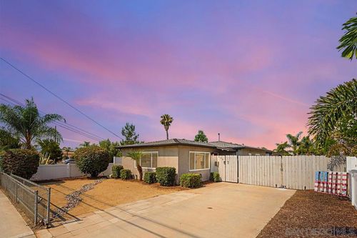 568 N 1st St, El Cajon, CA, 92021-6352 | Card Image