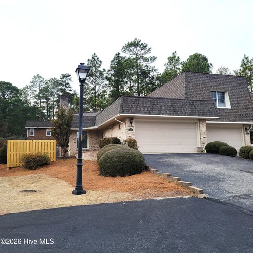 109 Wimbledon Dr, Pinehurst, NC, 28374-7625 | Card Image