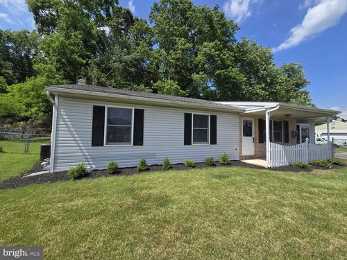 901 Charles St, COATESVILLE, PA, 19320-2801 | Card Image