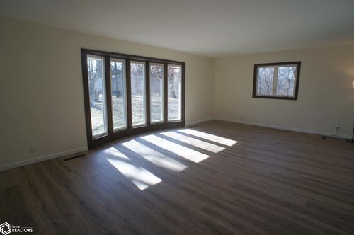 2695 Timberlane Rd, Webster City, IA, 50595-7380 | Card Image