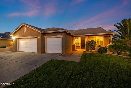 42532 Marsuerite Way, Lancaster, CA, 93536-4562 | Card Image