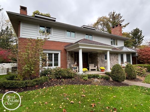 535 Ballantyne Rd, Grosse Pointe Shores, MI, 48236-2605 | Card Image