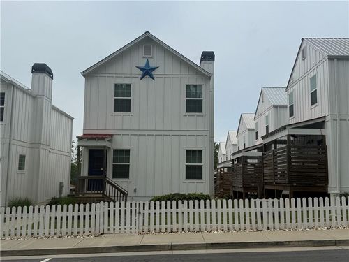 784 Grove Street, Gainesville, GA, 30501 | Card Image