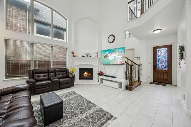 5005 Dominion Blvd, House other with 4 bedrooms, 3 bathrooms and null parking in Irving TX | Image 5