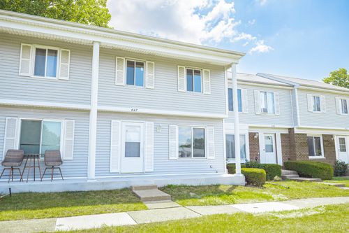 447 Yorkshire Sq, Bolingbrook, IL, 60440-2986 | Card Image