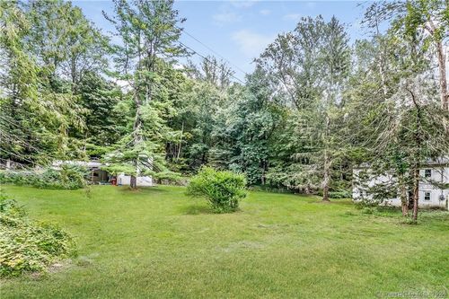 86 Pocahontas Rd, Redding, CT, 06896-1614 | Card Image