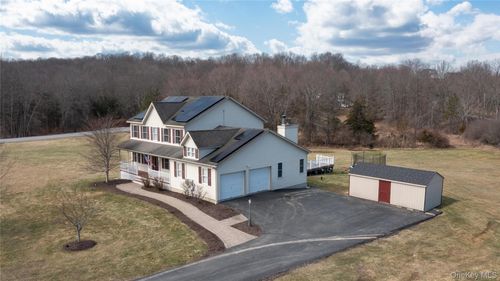 4 Natchu Ct, Salisbury Mills, NY, 12577-5116 | Card Image