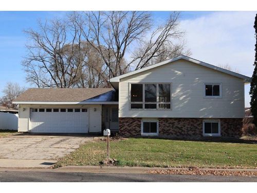 110 Lakeview Ct, Tomah, WI, 54660-1004 | Card Image