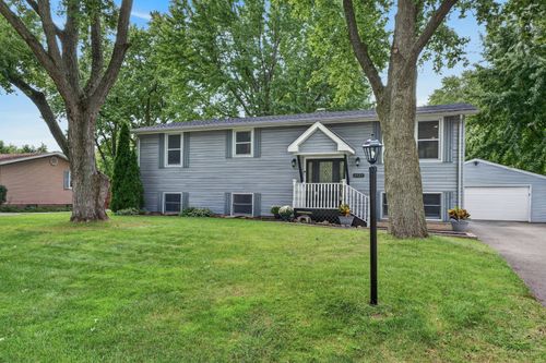 1521 Surrey Rd, Batavia, IL, 60510-1356 | Card Image