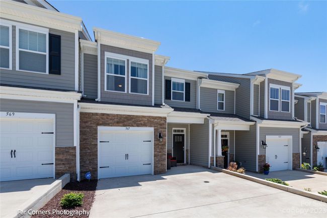 Front of Home | Image 23