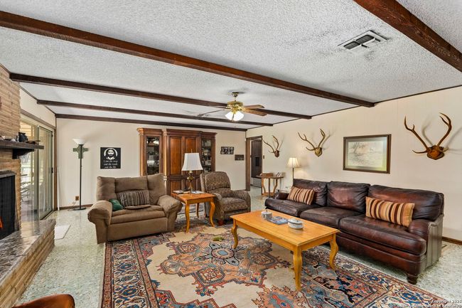 4521 Fm 1283, Home with 3 bedrooms, 2 bathrooms and null parking in Pipe Creek TX | Image 8