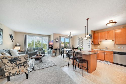 300-1070 Grandview Ct Ne, Columbia Heights, MN, 55421-2387 | Card Image