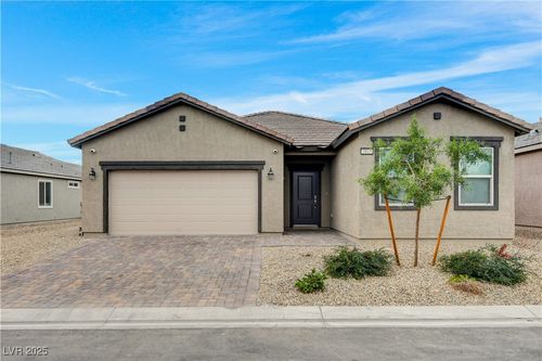 1813 Classic Novel St, Las Vegas, NV, 89115-6757 | Card Image