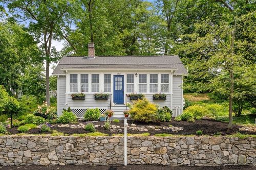 150 Pond St, Westwood, MA, 02090-3718 | Card Image