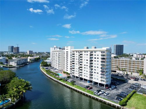 302-401 Golden Isles Dr, Hallandale Beach, FL, 33009-7509 | Card Image