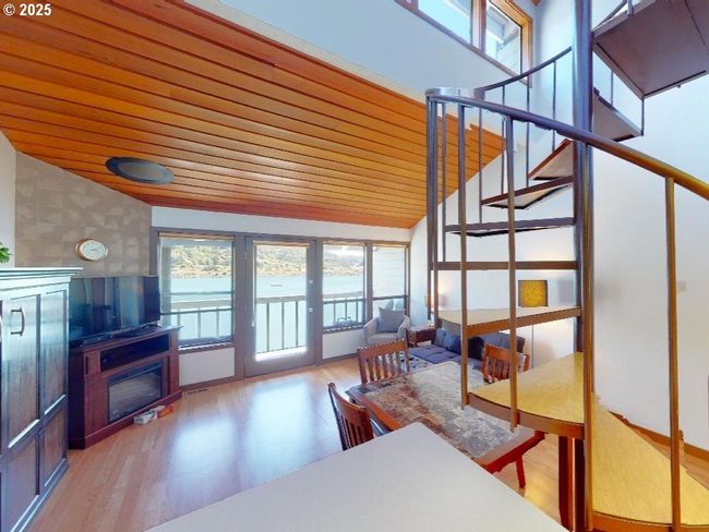 Living Room | Image 13