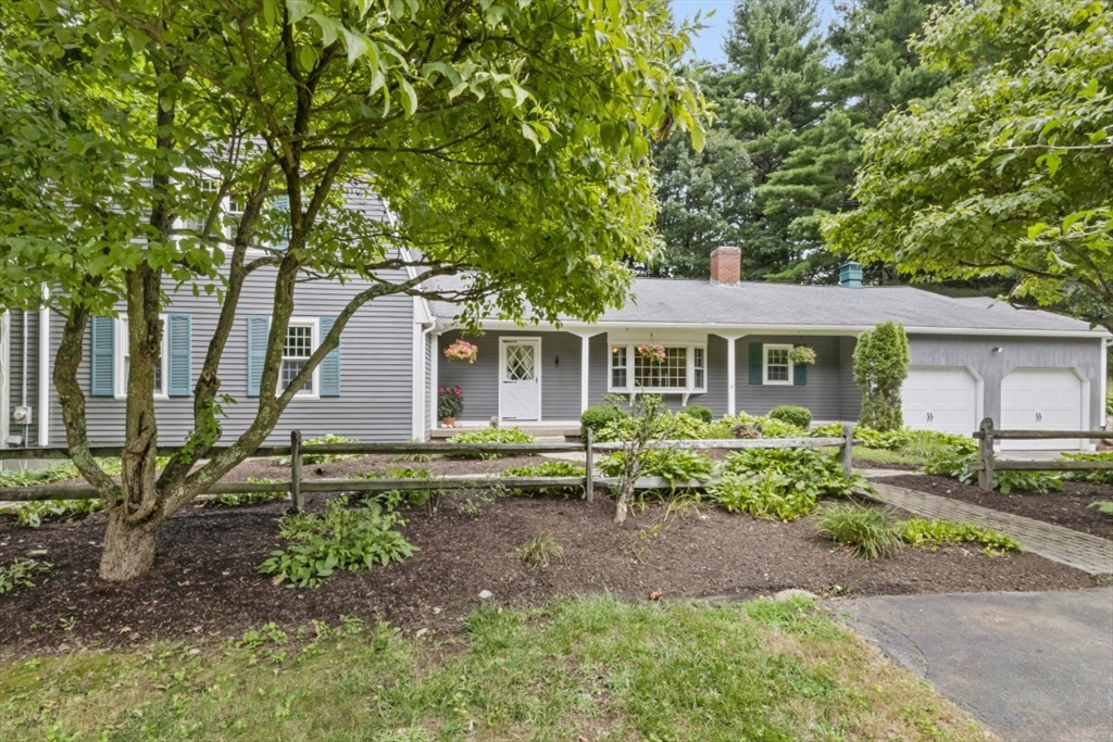 High St, Medfield, MA 02052