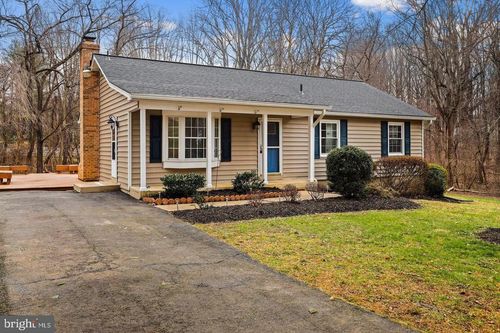 7355 Cedar Run Dr, Warrenton, VA, 20187-2214 | Card Image