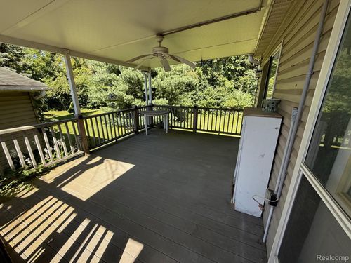 138 Ashley Cir, Swartz Creek, MI, 48473-1176 | Card Image