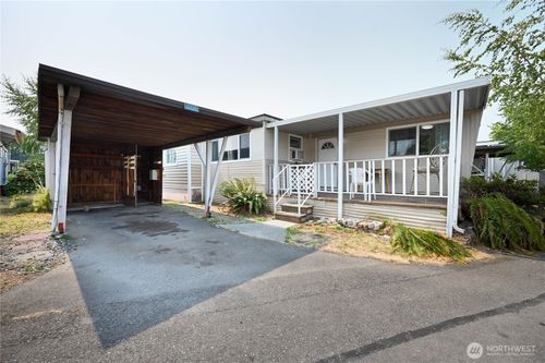 3235 S 182nd St, SeaTac, WA, 98188-4945 | Card Image