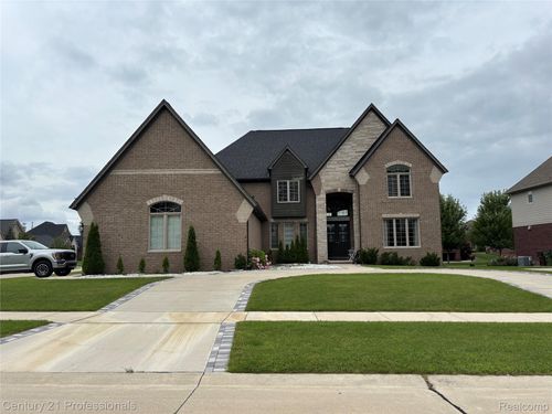 55667 Lochmoor Dr, Shelby Township, MI, 48316-6336 | Card Image