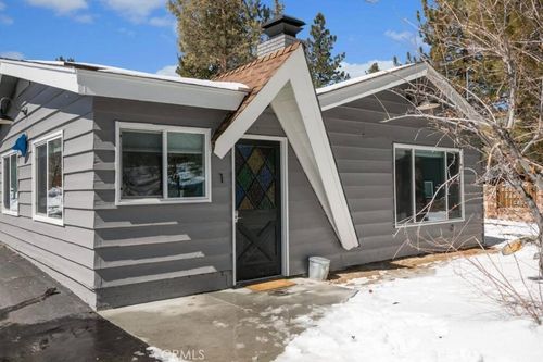 1-560 Edgemoor Rd, Big Bear Lake, CA, 92315-9538 | Card Image