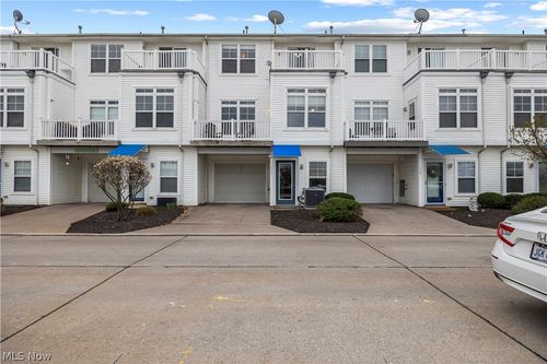 224 E Marina, Lorain, OH, 44052 | Card Image