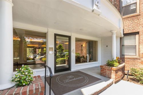 apt-3h-4 Town House Pl, Great Neck, NY, 11021-3248 | Card Image