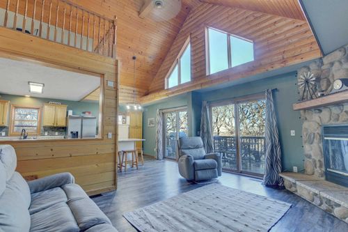 2071 395th Ave, Estherville, IA, 51334-7604 | Card Image