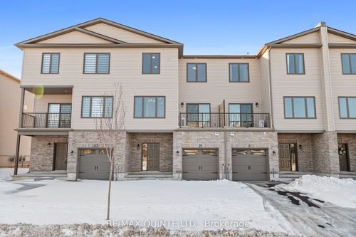 25 Markland Ave, Picton, ON, K0K2T0 | Card Image