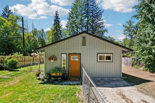 6026 Scherrer Rd, Granite Falls, WA, 98252-9403 | Card Image