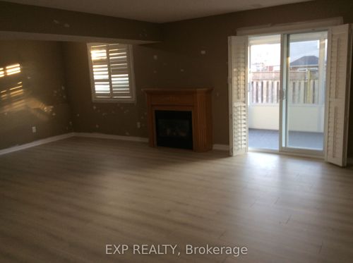 431 Lausanne Cres, Waterloo, ON, N2T2X6 | Card Image