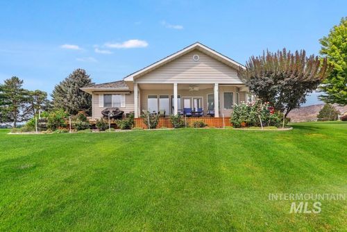 301 Clear Lake Ln, Buhl, ID, 83316-5274 | Card Image