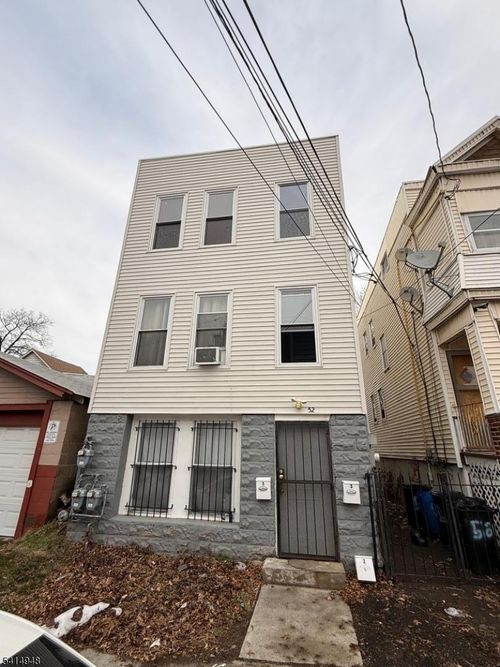 52 Montrose Ter, Irvington, NJ, 07111-3822 | Card Image