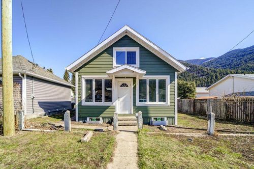 13425 18 Avenue, Blairmore, AB, T0K0E0 | Card Image