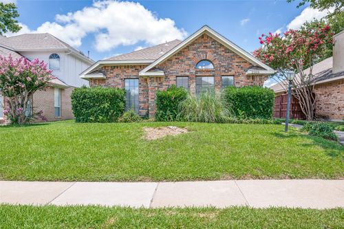2103 Falcon Ridge Dr, Carrollton, TX, 75010-4106 | Card Image