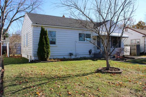 629 Chippewa St, Mount Clemens, MI, 48043-3036 | Card Image
