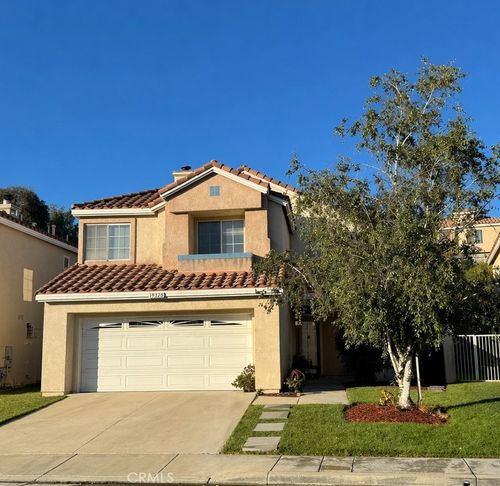 19328 Santa Maria Dr, Newhall, CA, 91321-2179 | Card Image