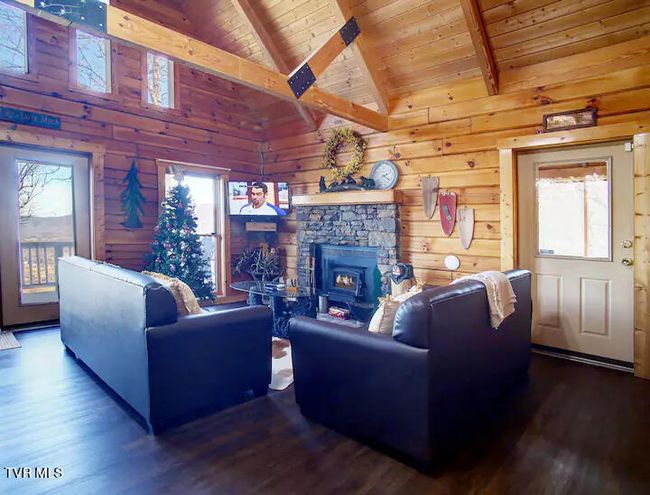 3831 Glenview Way, House other with 3 bedrooms, 3 bathrooms and null parking in Sevierville TN | Image 6