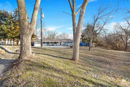 16880 Ebel Road, Wamego, KS, 66547 | Card Image