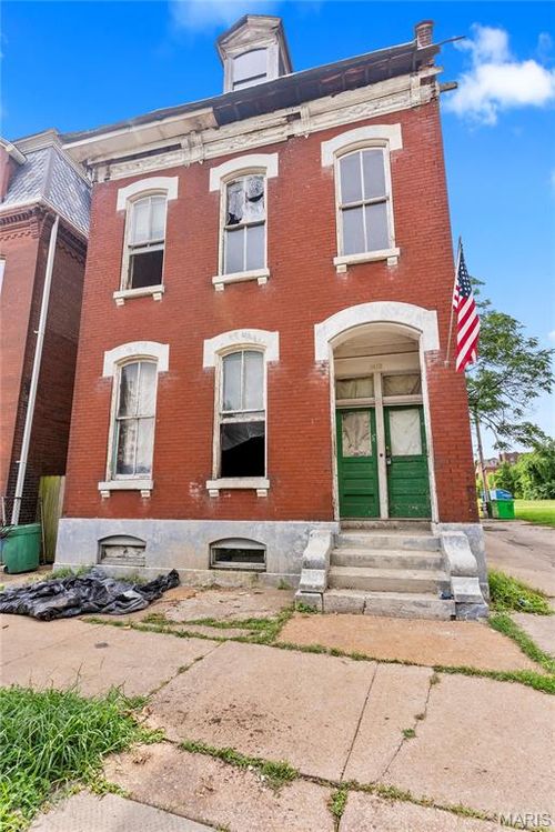 1412 Wright St, Saint Louis, MO, 63107-3827 | Card Image