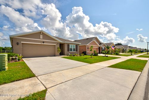 913 Trinity St, Rockledge, FL, 32955-6820 | Card Image
