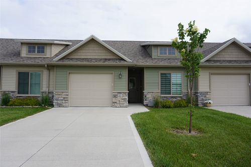 507 W Madison St, Winterset, IA, 50273-1574 | Card Image