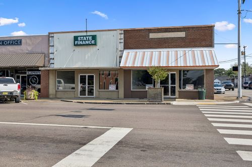 39 E Main St, Hohenwald, TN, 38462-1419 | Card Image