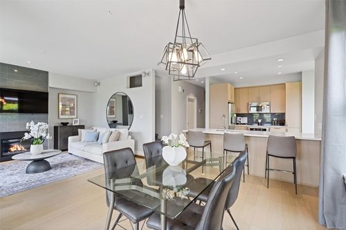 101-3916 Carey Rd, Saanich, BC, V8Z4E2 | Card Image