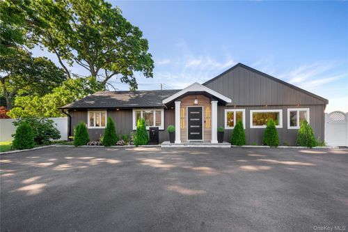 7 Tyrconnell Ave, Massapequa Park, NY, 11762-3047 | Card Image