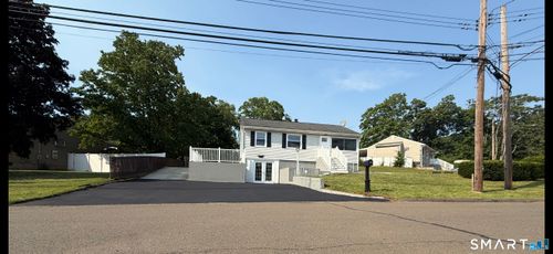 17 Navarro Rd, East Haven, CT, 06512-1331 | Card Image